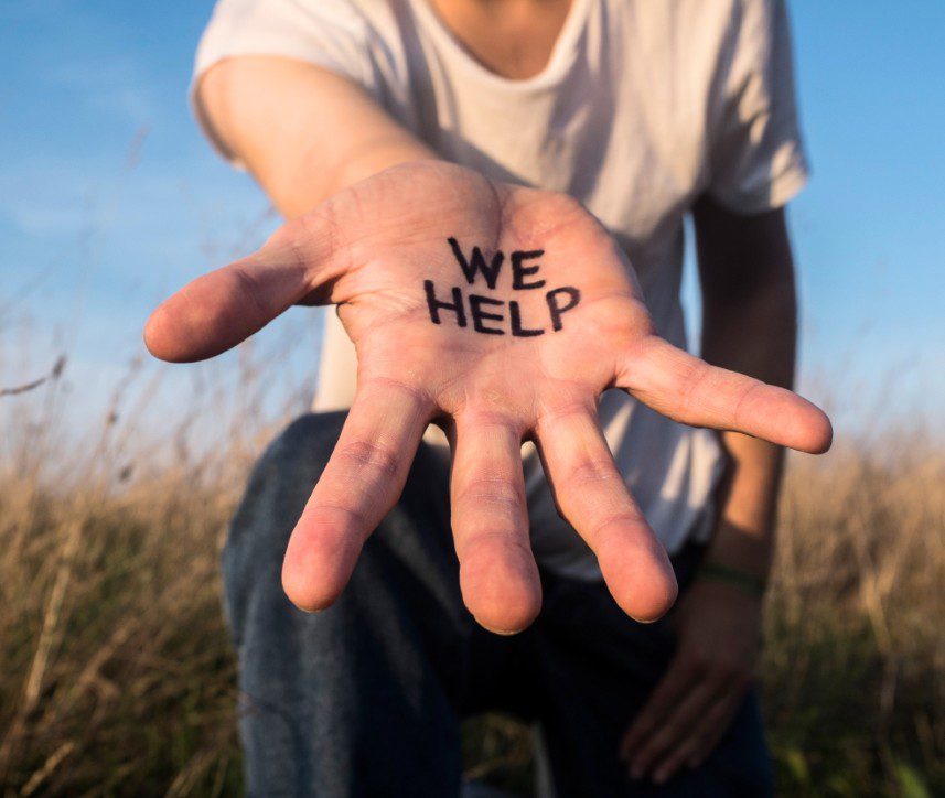 697d059815120_We Help Hand
